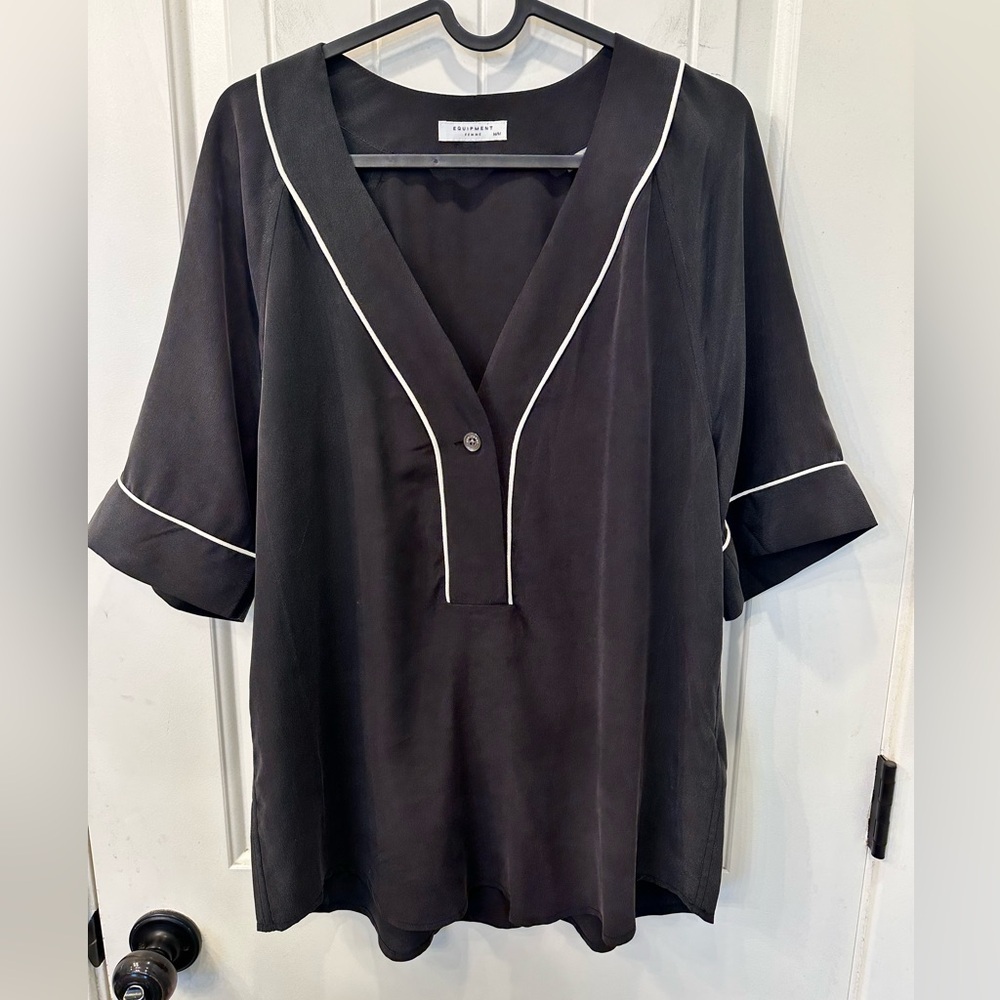 EQUIPMENT Femme Black 100% Silk V-Neck Blouse M